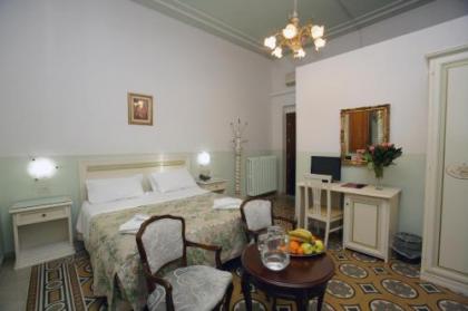 Hotel Desiree - image 1