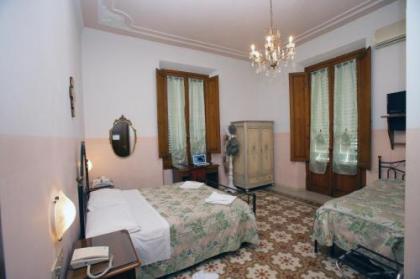 Hotel Desiree - image 15