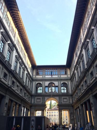 Hotel Renaissance - image 2