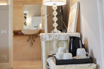 Leone X Guest House - image 14