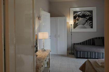 Leone X Guest House - image 7