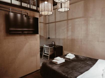 Hostel 7 - image 10