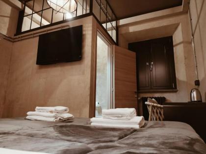 Hostel 7 - image 12