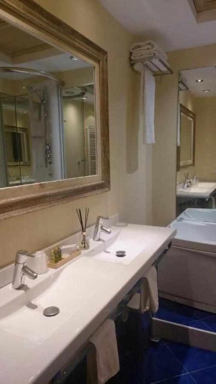 Tornabuoni La Petite Suite - image 25