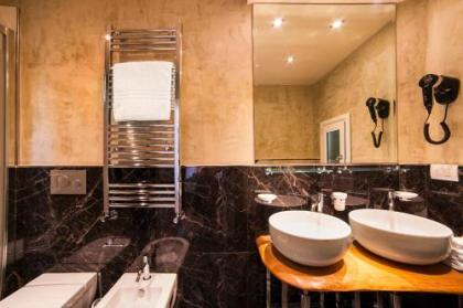 Boutique Hotel Hugo - image 18