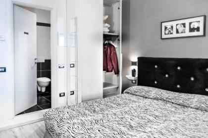 B&B Flo - image 1