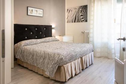 B&B Flo - image 3