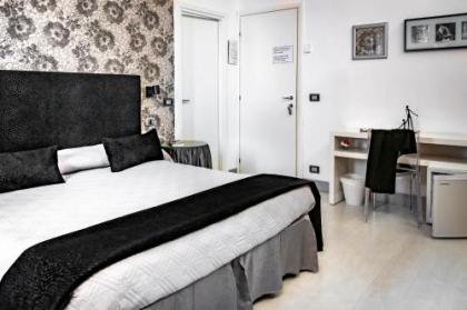 B&B Flo - image 5