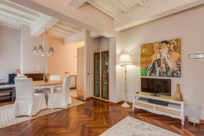 Apartments Florence- Santa Maria Novella - image 8