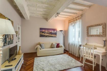 Apartments Florence- Santa Maria Novella - image 9