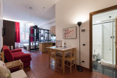 Firenze Rentals Suite Oche - image 7