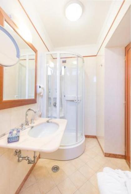 Diana Park Hotel - image 14