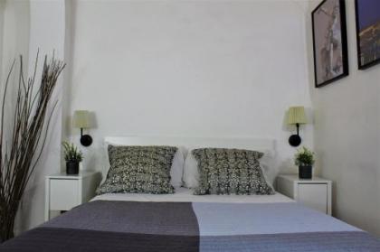 Crystal Ship Apartments - image 4