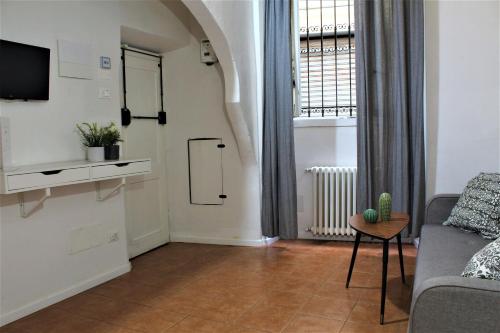 Crystal Ship Apartments - image 7