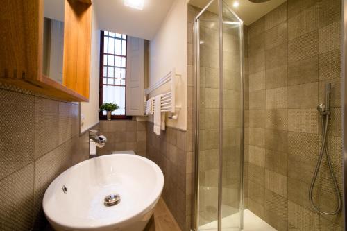 MDR NumberSix Suites - image 3