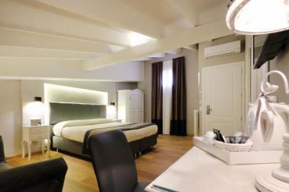 Antico Centro Suite - image 4