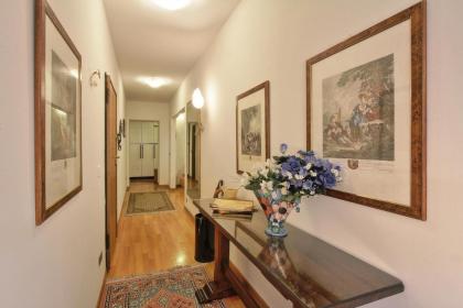 Florence old town apartment - image 8