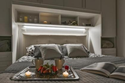 Accademia Apartment - image 10
