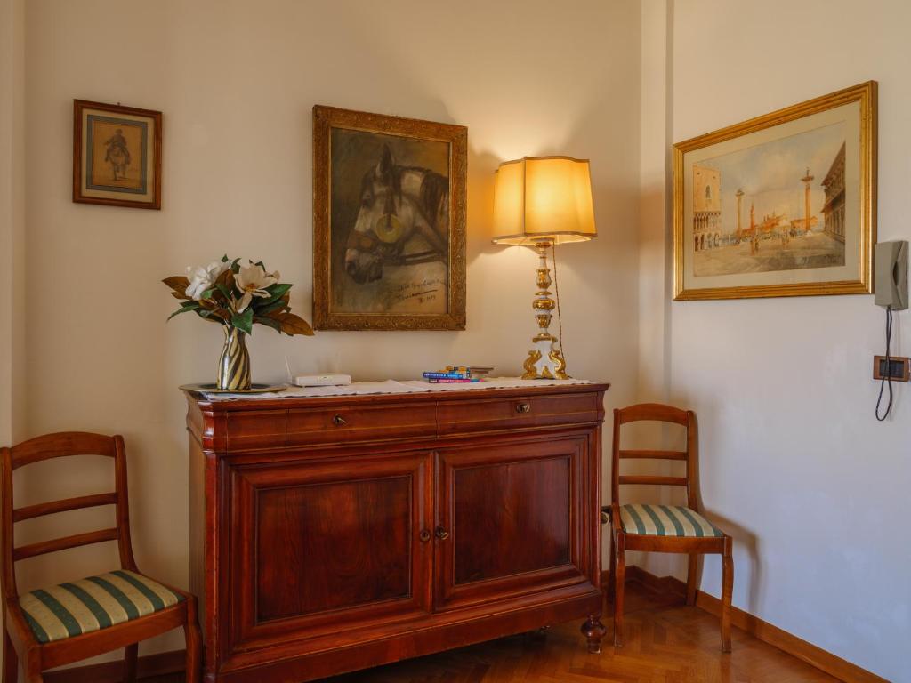 Ponte Vecchio Terrace - image 6