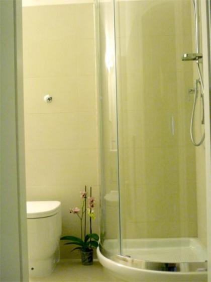 Hotel Canada - image 23