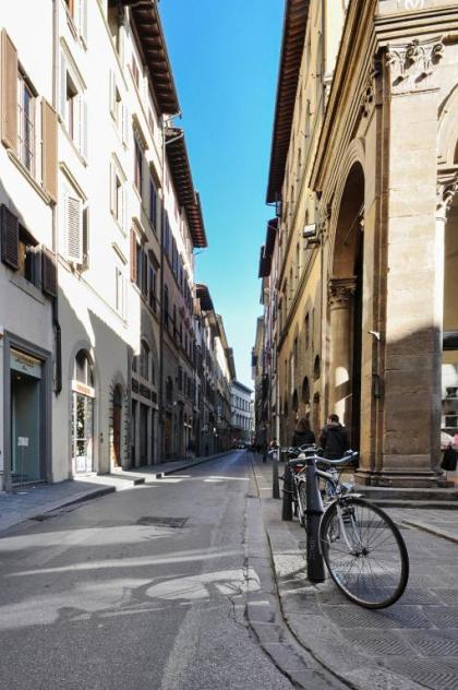 Uffizi Apartment - image 18