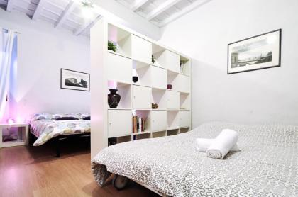 Uffizi Apartment - image 9