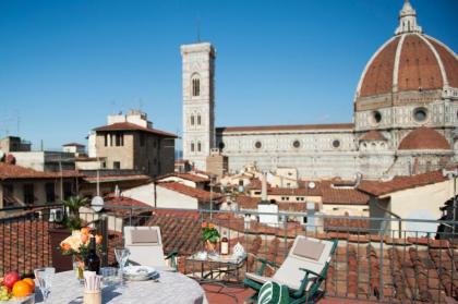 Casa di Dante-Roof Terrace - image 3