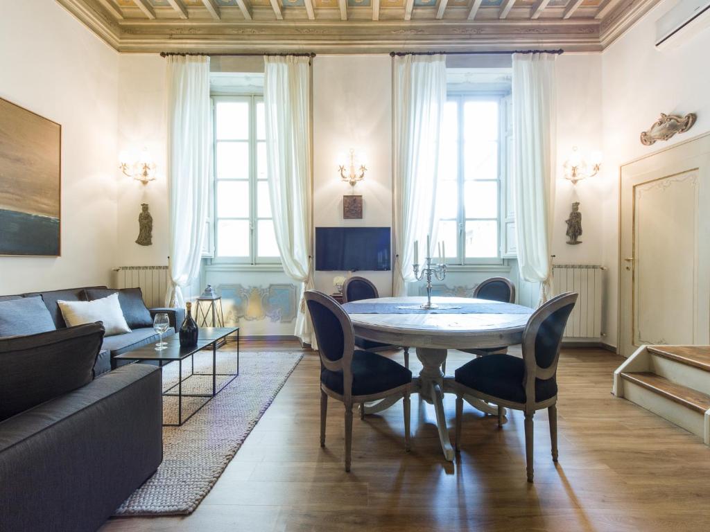 Apartments Florence - Orsanmichele view - main image