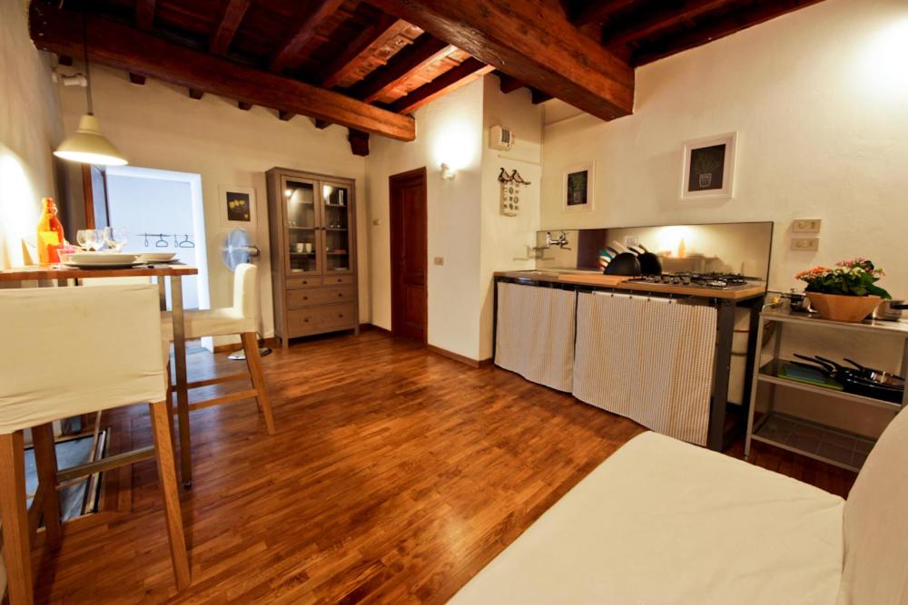 Ponte Vecchio Tower - image 5