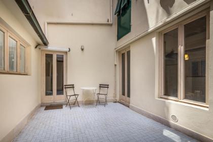 Relais Panoramic Cathedral Florence - image 10
