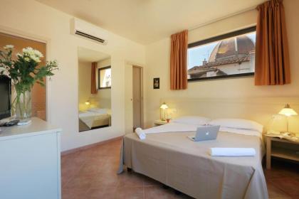 Relais Panoramic Cathedral Florence - image 29