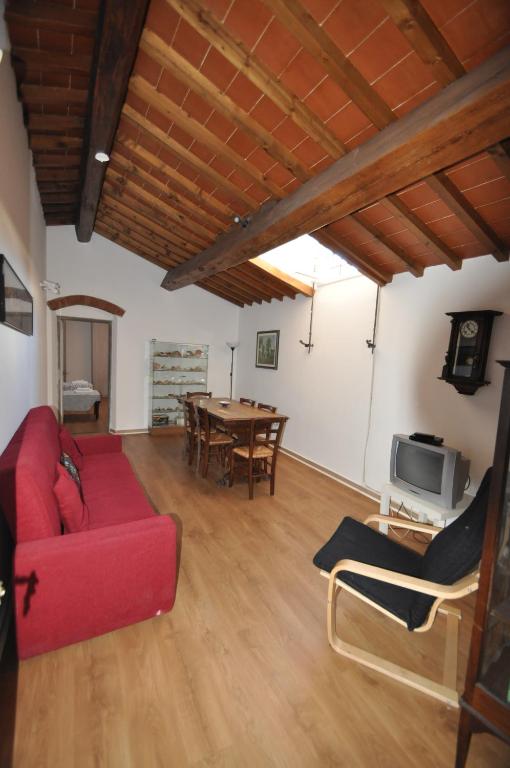 Lovely Apt 3min Walk to Ponte Vecchio - main image