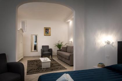 Stella Della Casa Florence - image 9
