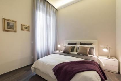 Grand Apartment In Florence - image 15