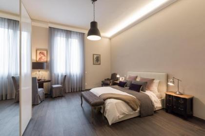 Grand Apartment In Florence - image 19