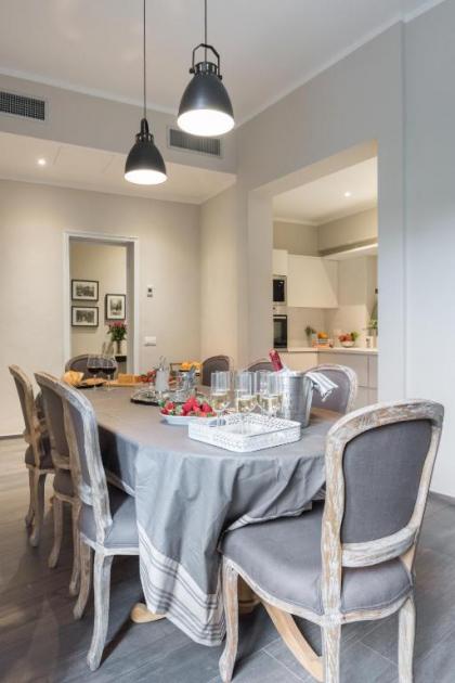 Grand Apartment In Florence - image 2