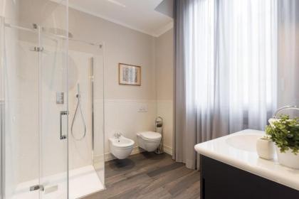 Grand Apartment In Florence - image 20