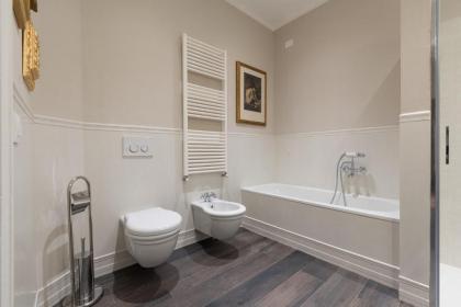 Grand Apartment In Florence - image 8