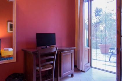 Florence Decamerone B&B - image 21