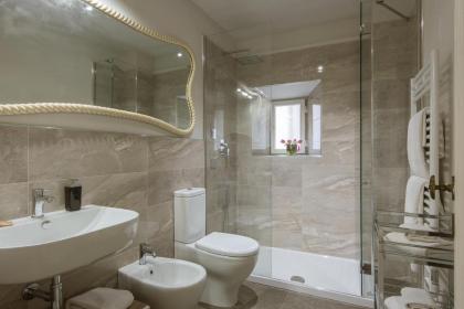 Apartments Florence - Unique & Stylish Repubblica - image 22