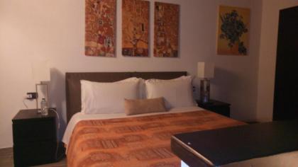 Sun House - image 3