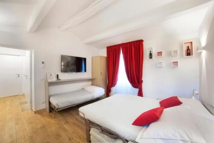 Apollo Guest House - image 3