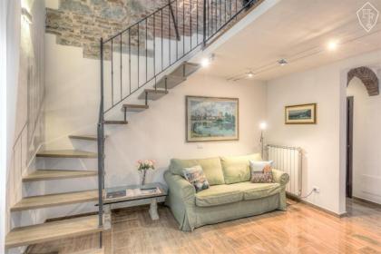 Signoria Elegant Apartment - image 5
