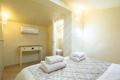 Duomo Apartments - image 3