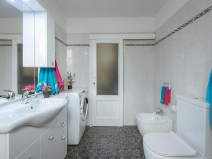 Canacci Stylish 2 Bedroom - image 28