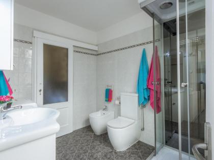 Canacci Stylish 2 Bedroom - image 29