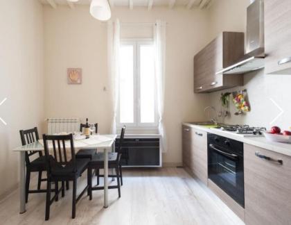 Modern Apartment Sant'Antonino - image 10