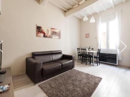 Modern Apartment Sant'Antonino - image 11