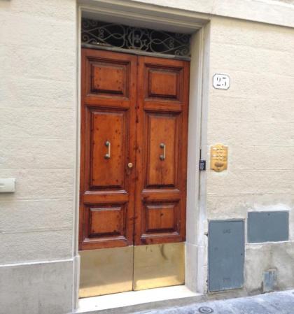 Modern Apartment Sant'Antonino - image 16