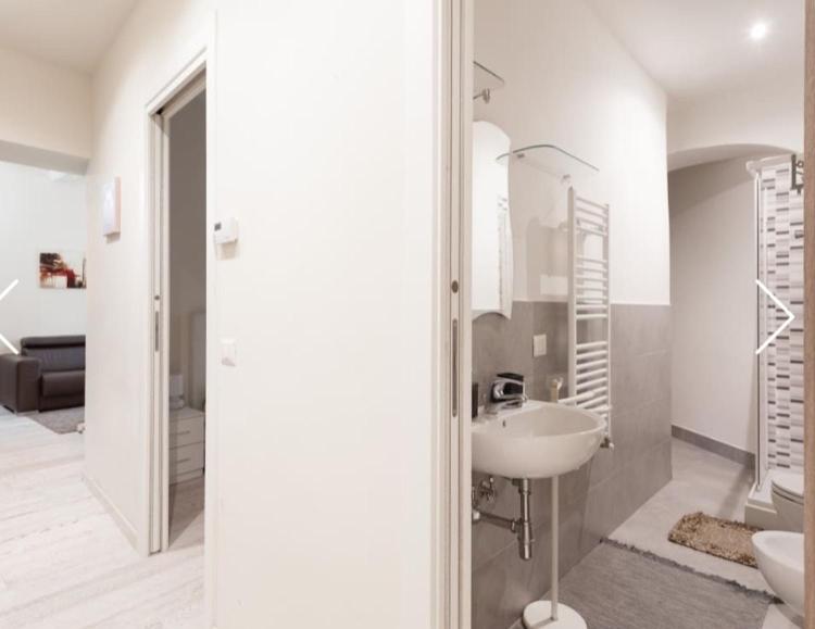 Modern Apartment Sant'Antonino - image 6